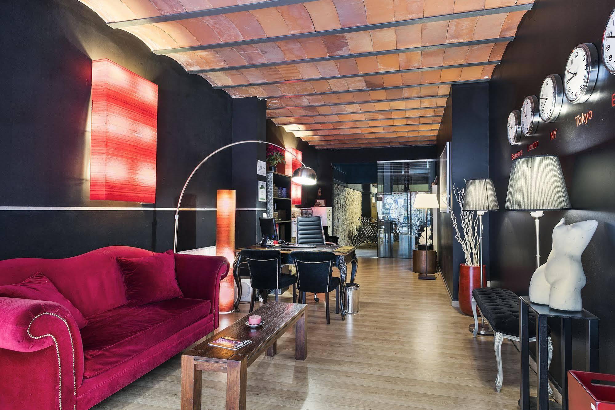 Aspasios Las Ramblas Apartments Barcelona Exterior photo